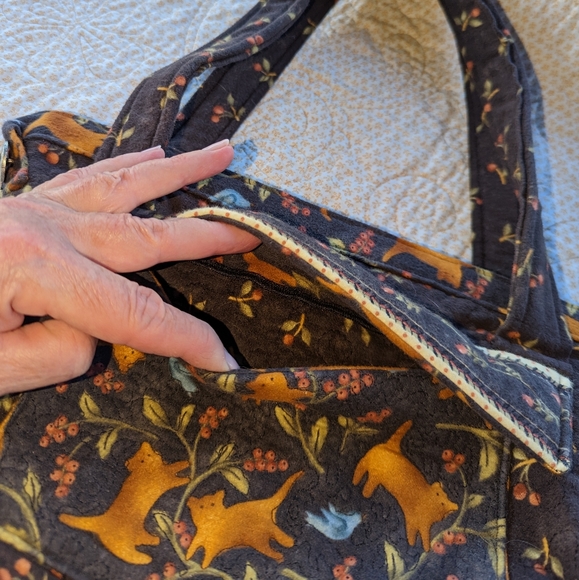 Frisky Kitties Handmade Quilted Handbag, Double Straps, Zip Closure - Picture 9 of 9